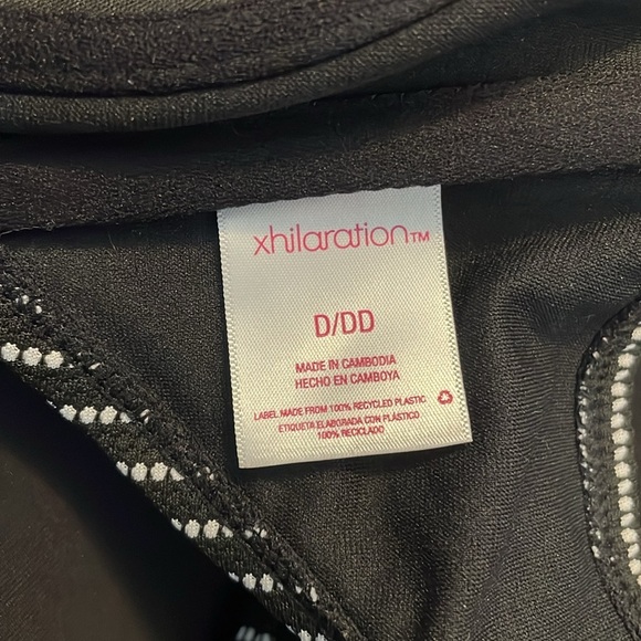 Xhiliration Black and White Stripe Bikini Top Size D/DD - Picture 3 of 3